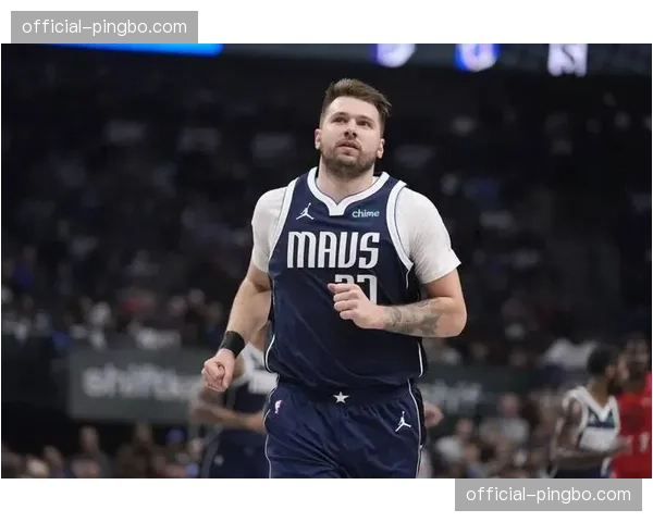 东契奇场均28+8+7 独行侠后场核心担纲进攻发动机 东契奇场均28+8+7 独行侠后场核心担纲进攻发动机