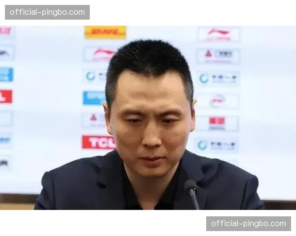 卢伟临场换人果断,能把球队捏合成整体但硬仗底气不足 卢伟临场换人果断,能把球队捏合成整体但硬仗底气不足